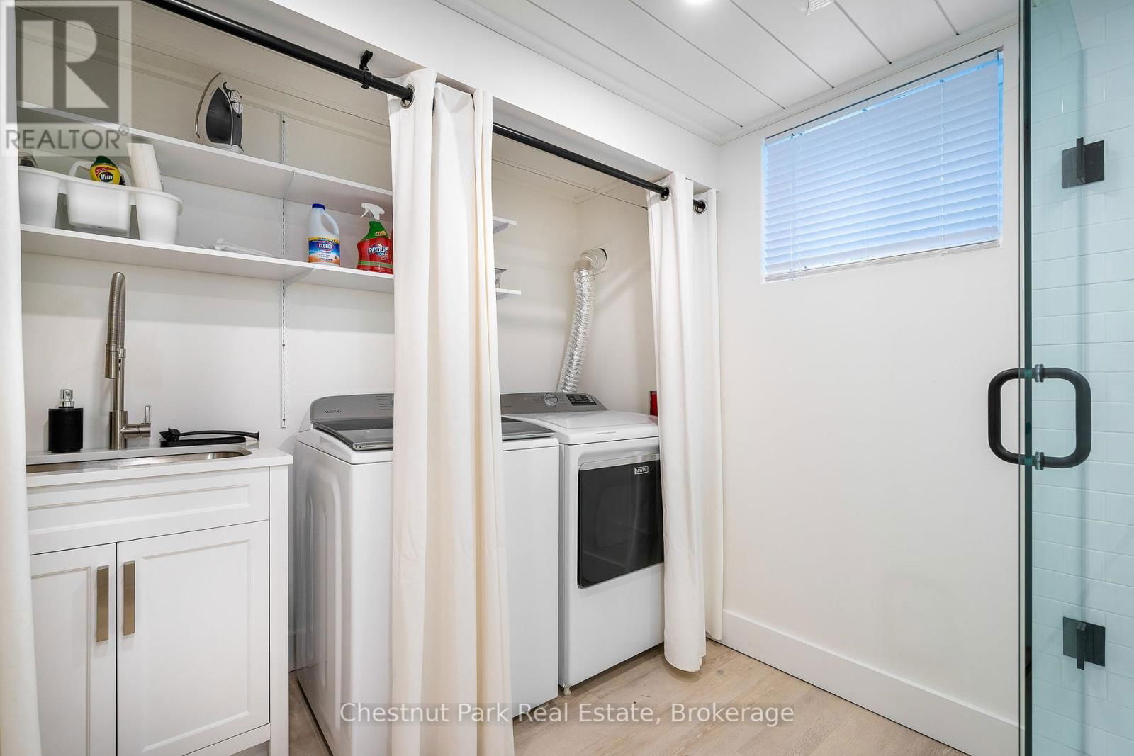 323 OAK STREET Image 29