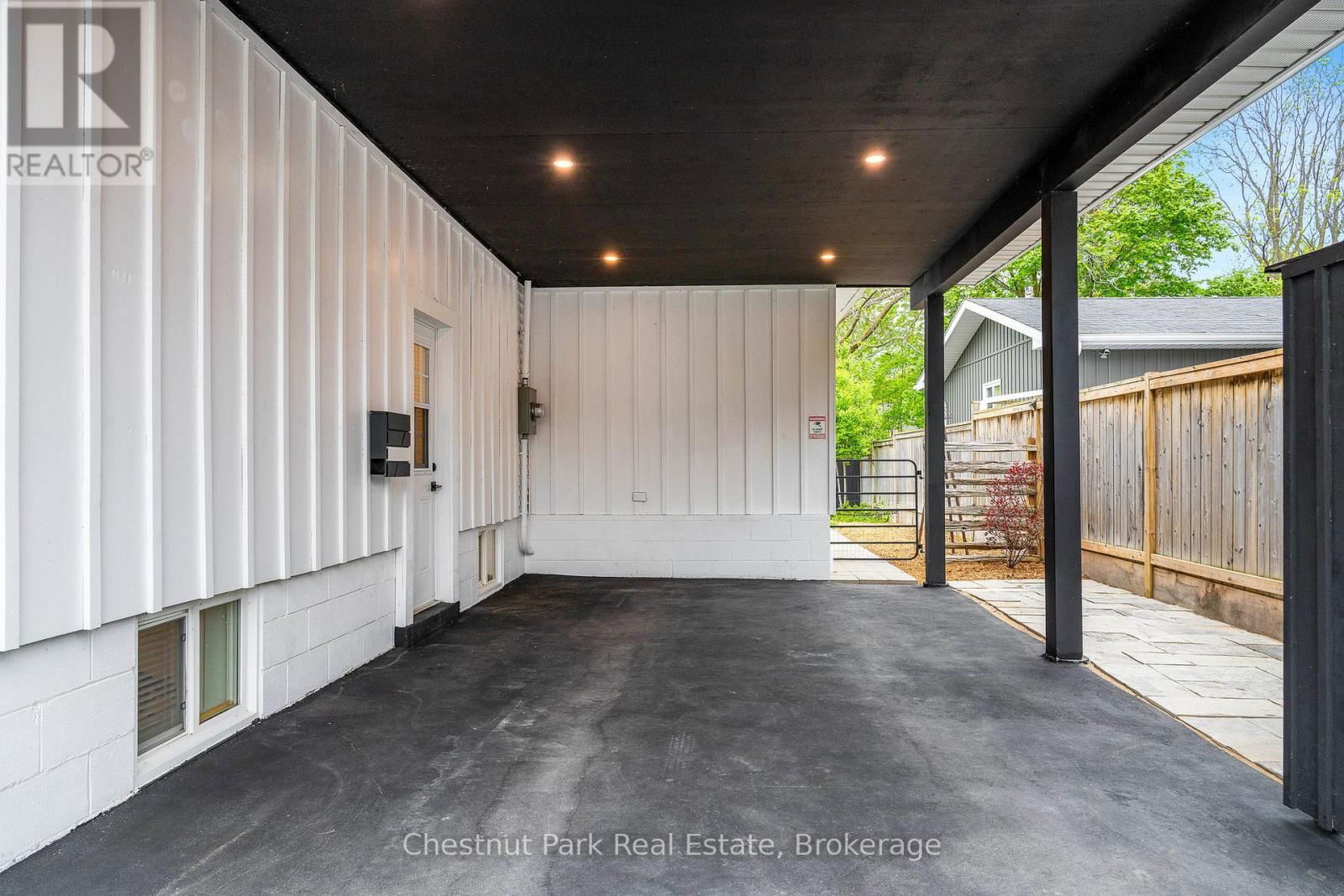 323 OAK STREET Image 3