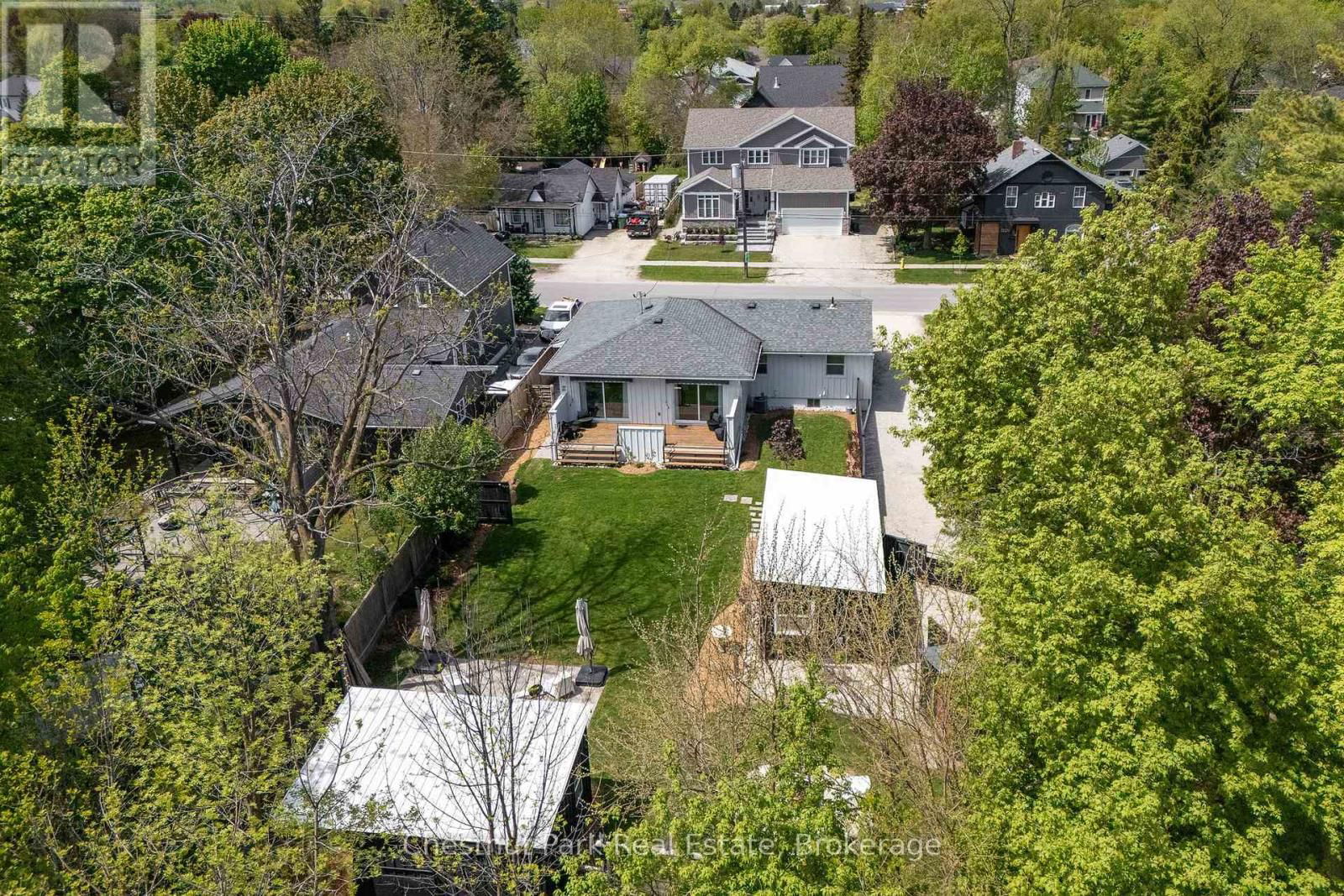 323 OAK STREET Image 35