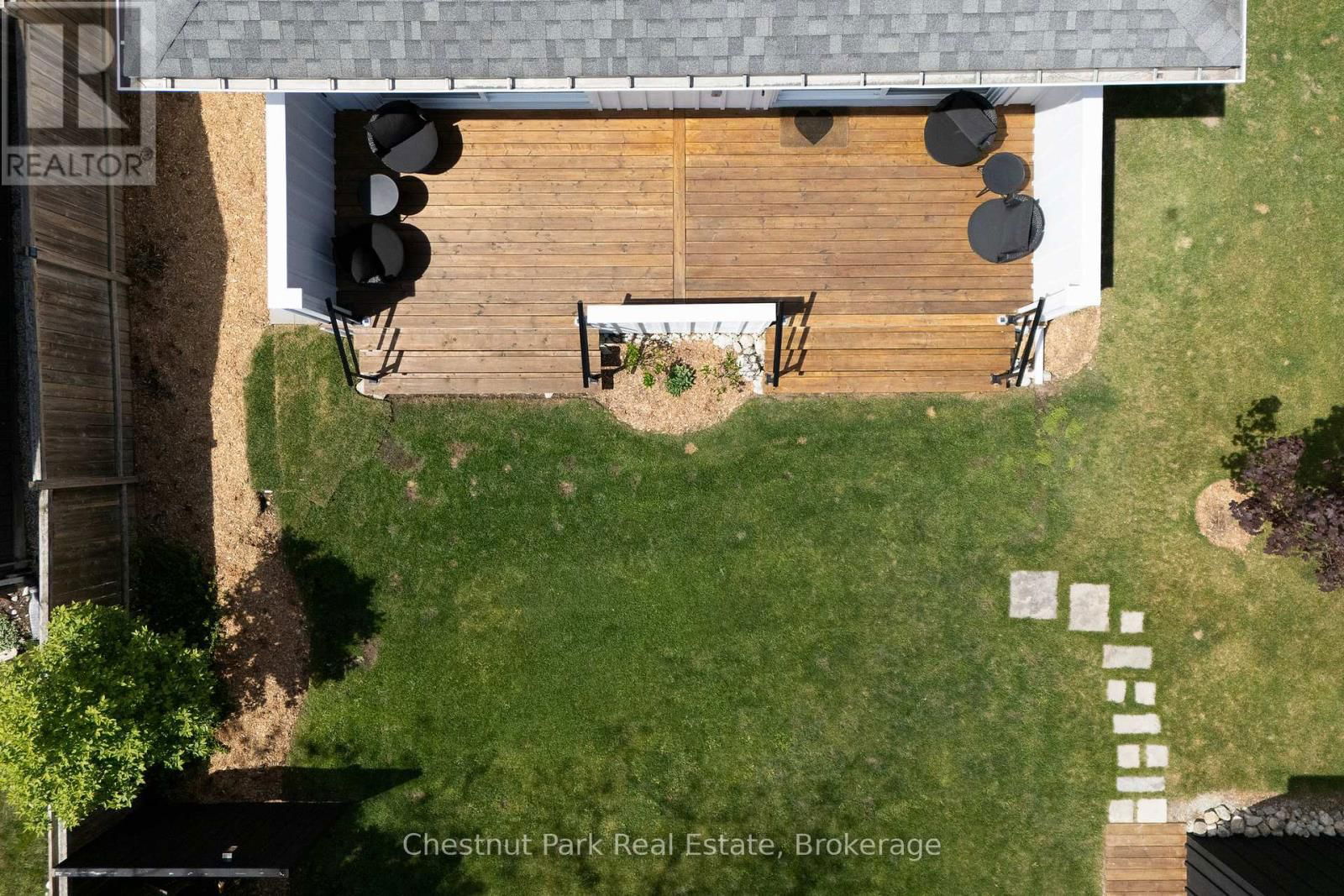 323 OAK STREET Image 39