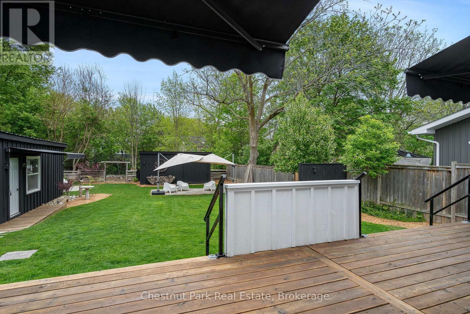323 OAK STREET Image 9