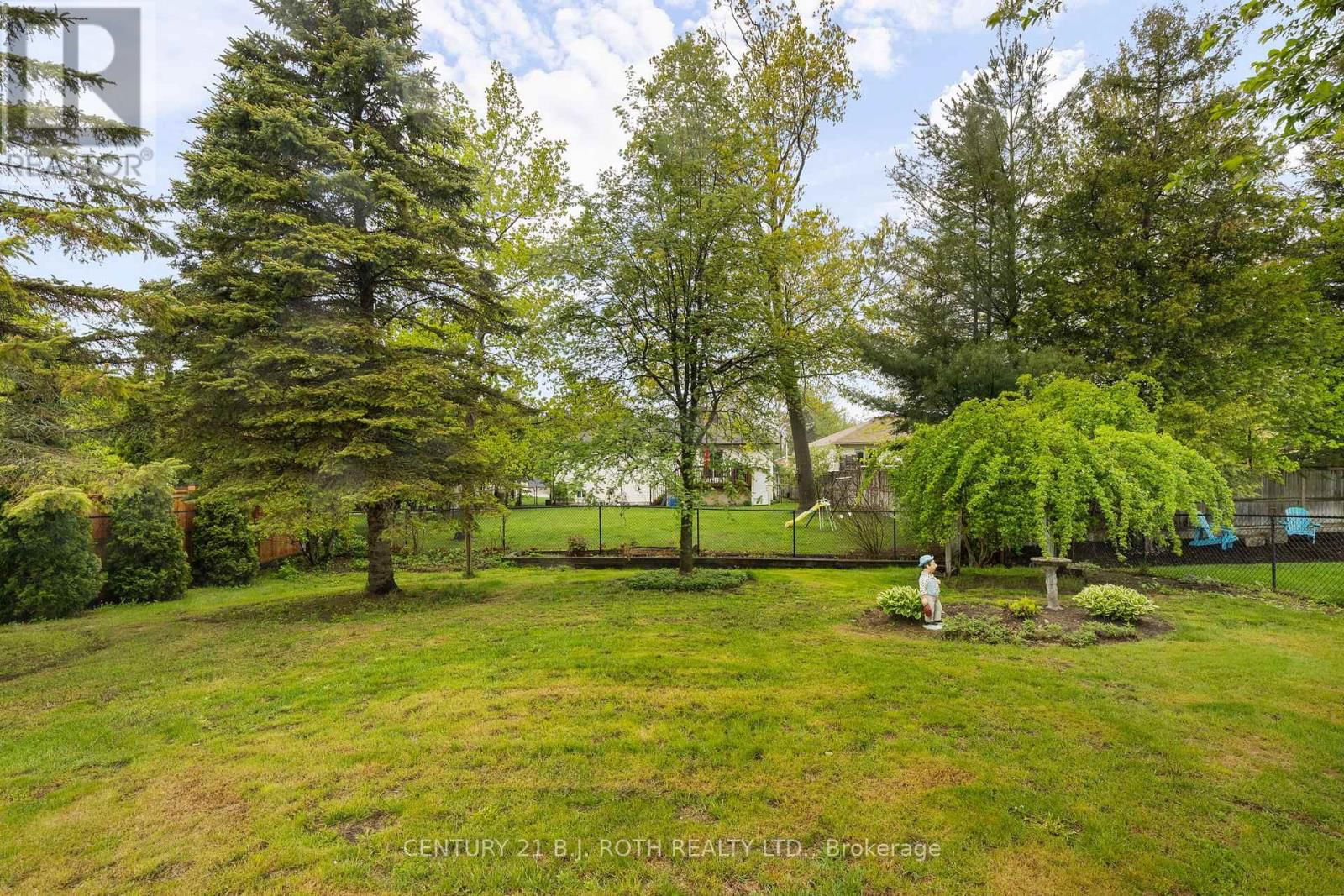 7 TRAILWOOD PLACE Image 29