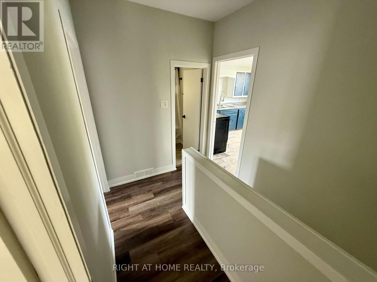 16 DUFFERIN STREET Image 12
