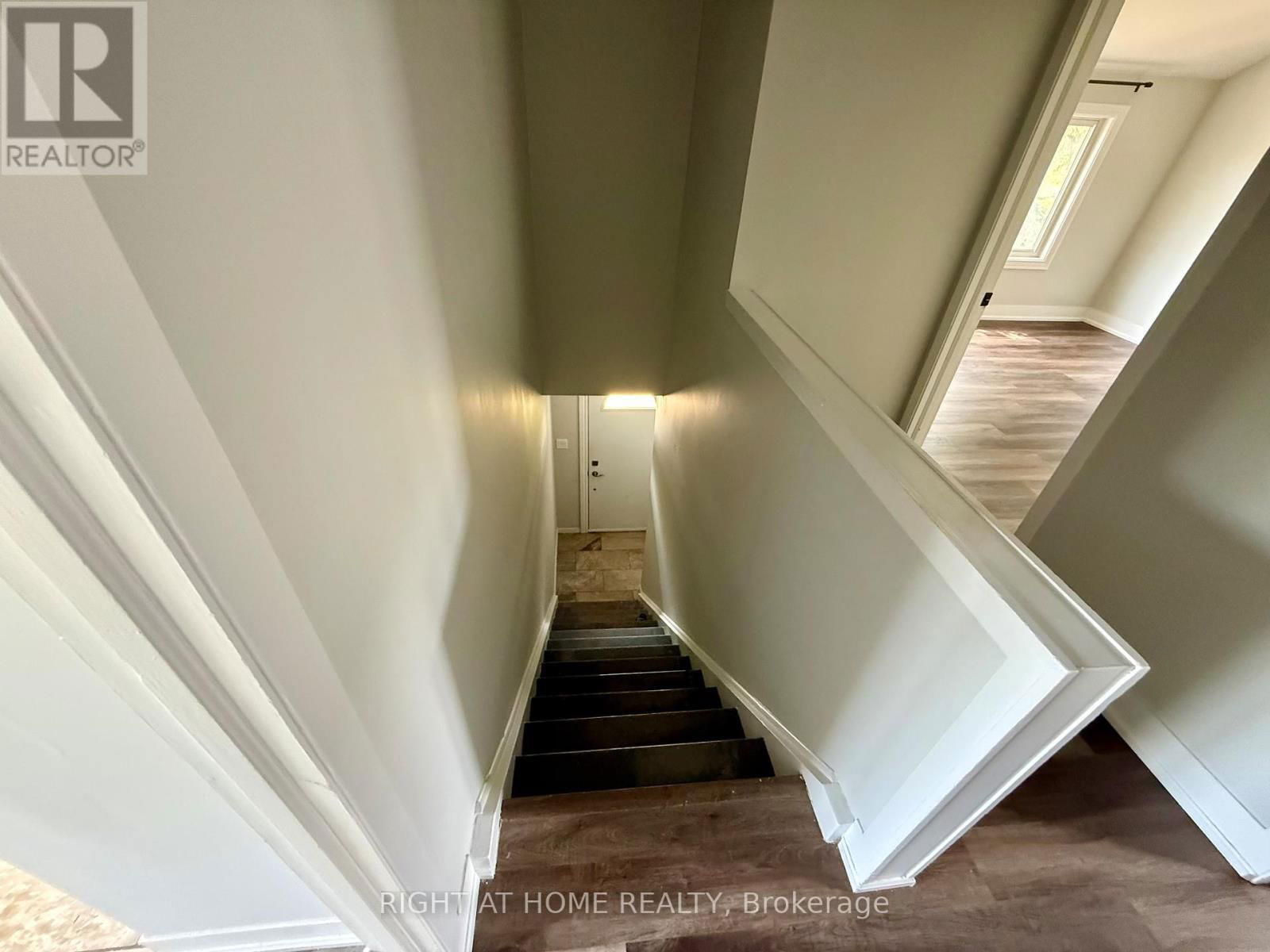 16 DUFFERIN STREET Image 13