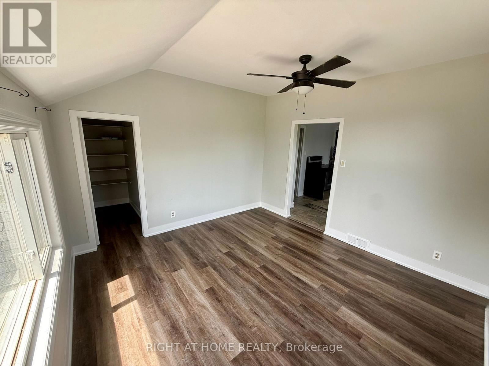 16 DUFFERIN STREET Image 4