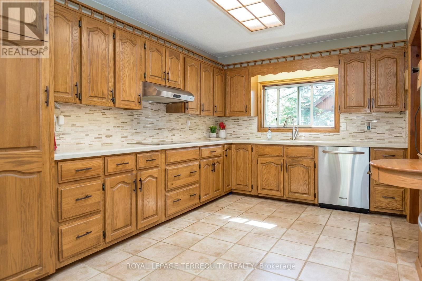19 FINLEY DRIVE Image 32
