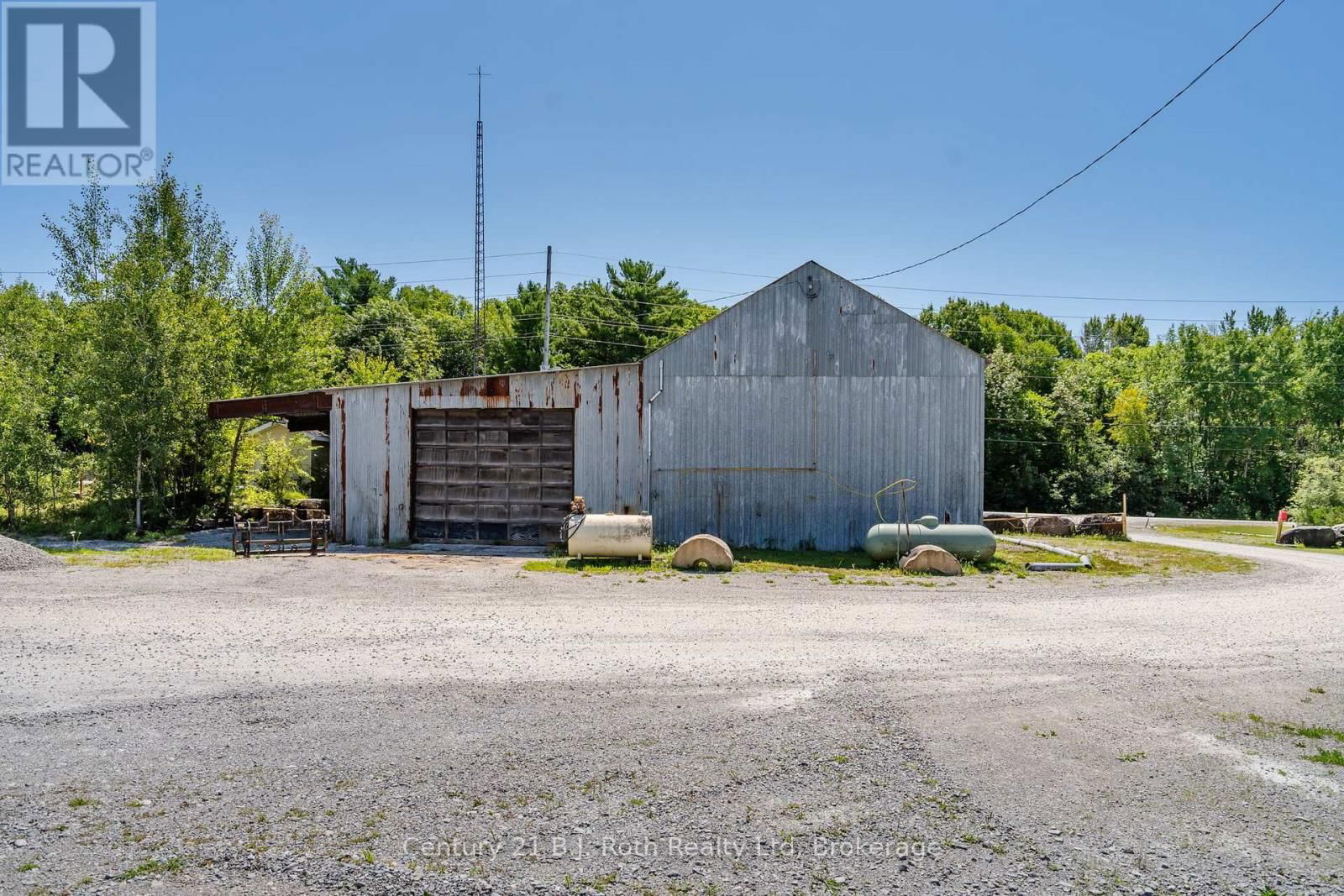 2565 QUARRY ROAD Image 12