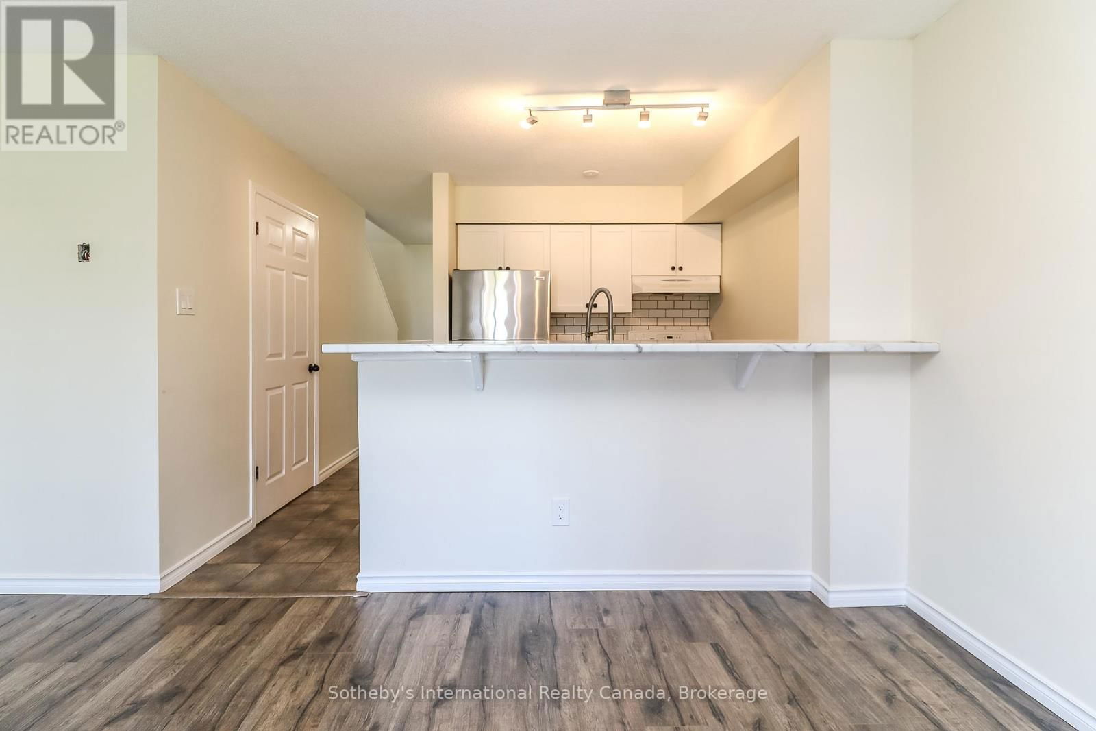 348 MARINERS WAY Image 11