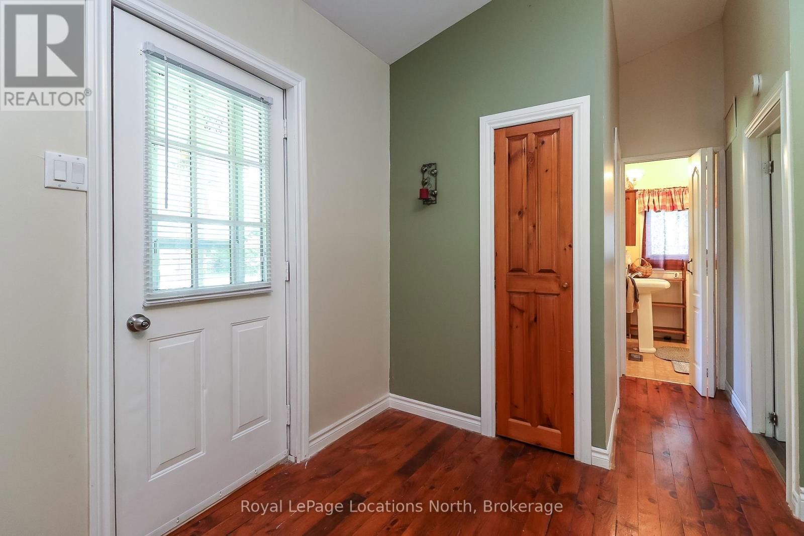 2198 CHAMPLAIN ROAD Image 10