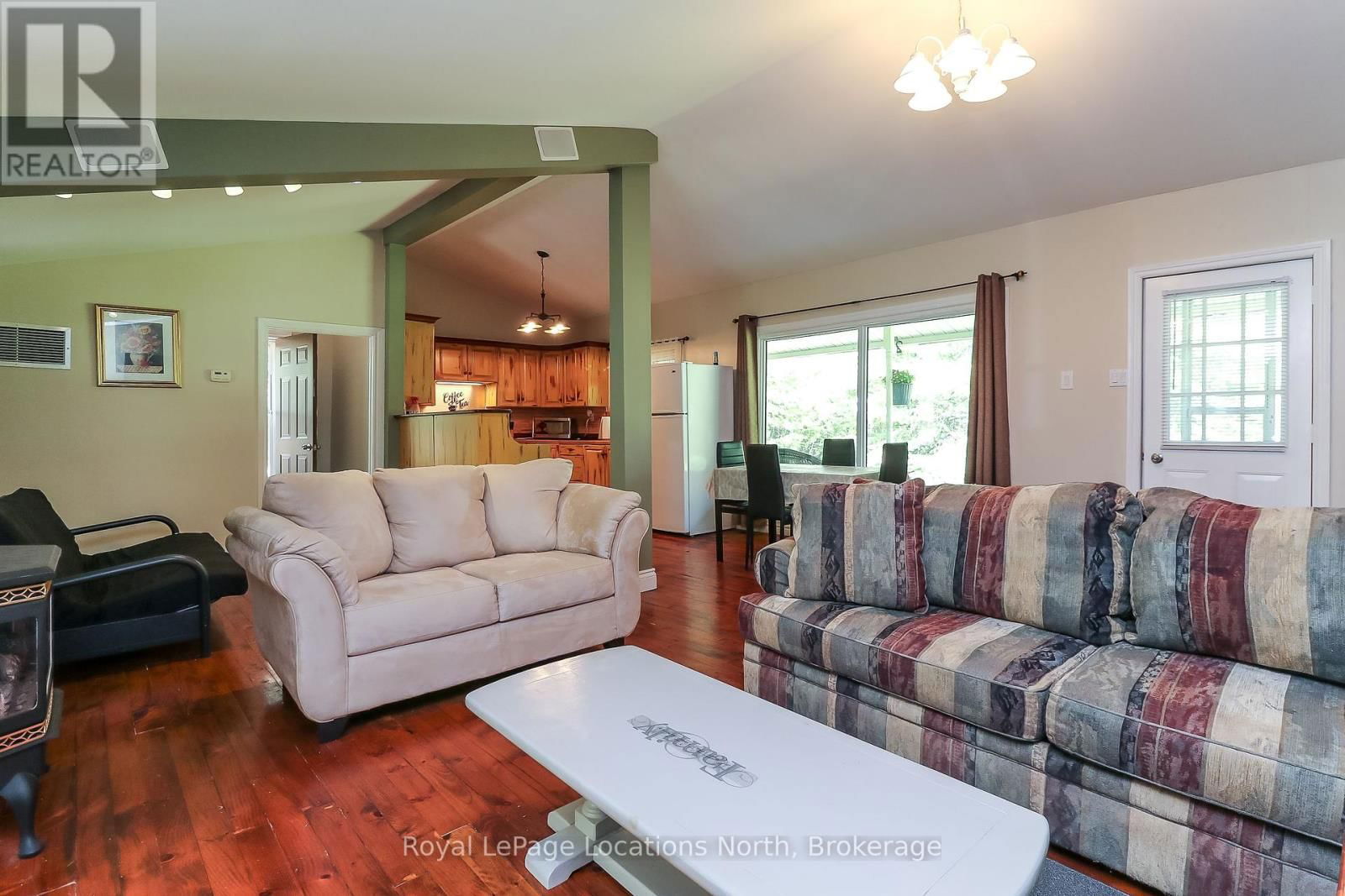 2198 CHAMPLAIN ROAD Image 14