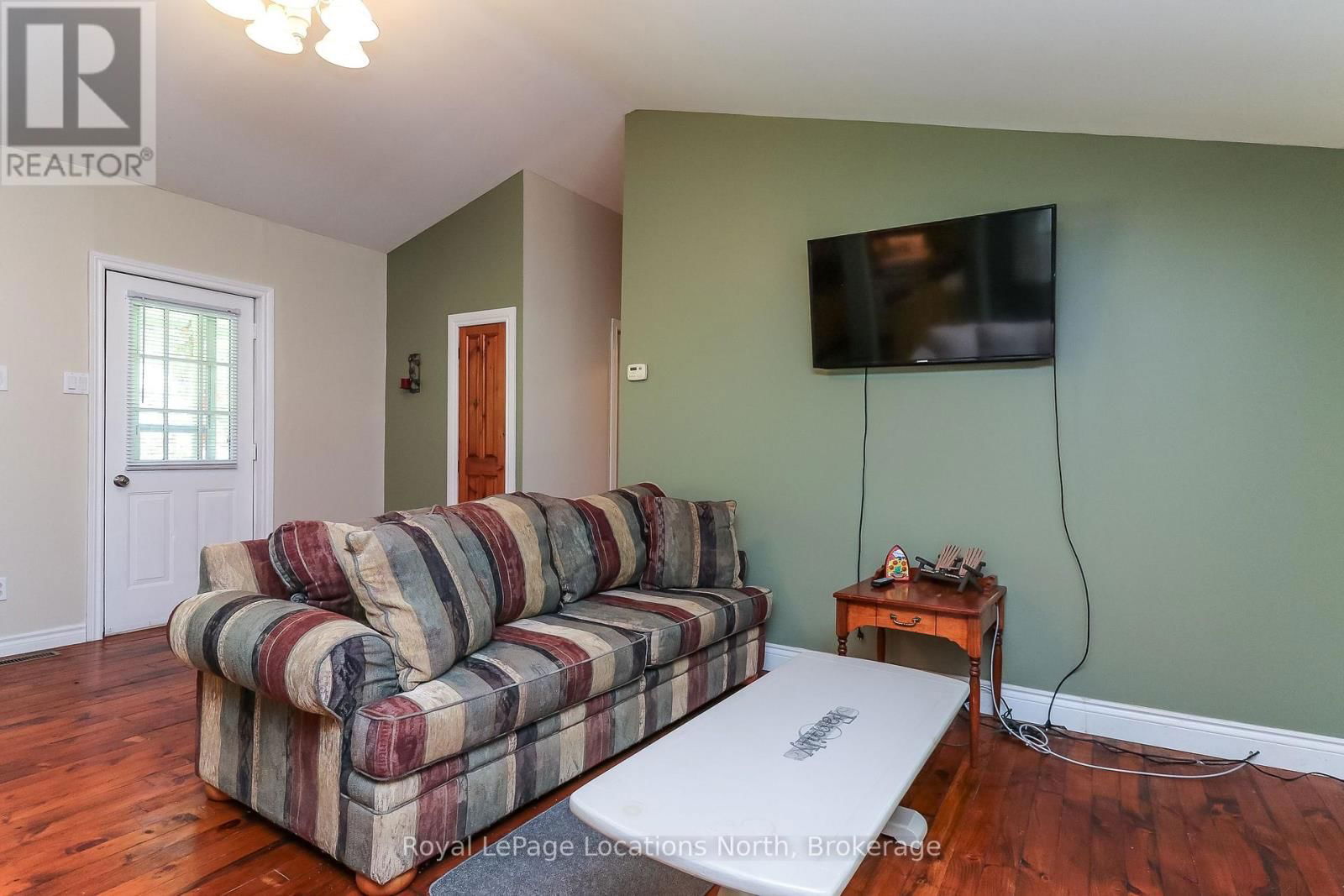 2198 CHAMPLAIN ROAD Image 15