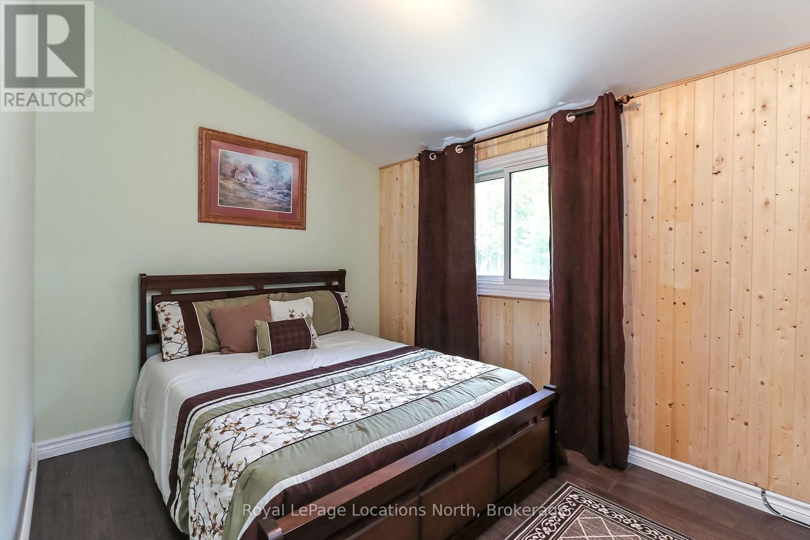 2198 CHAMPLAIN ROAD Image 21