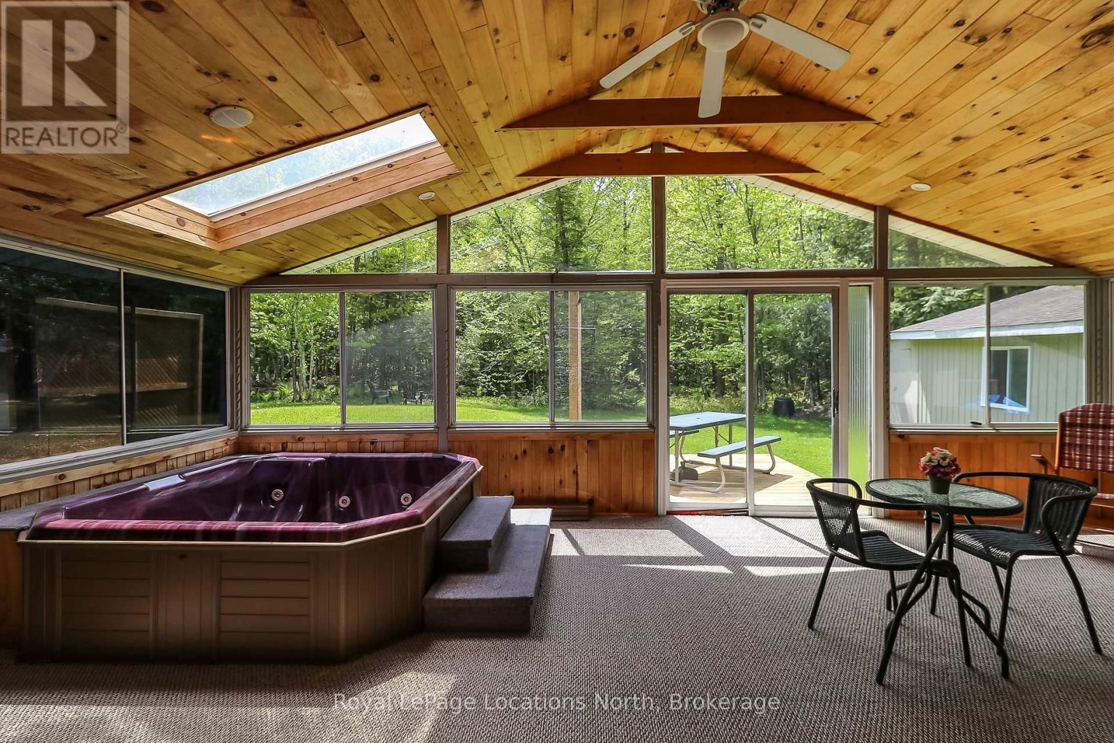 2198 CHAMPLAIN ROAD Image 25