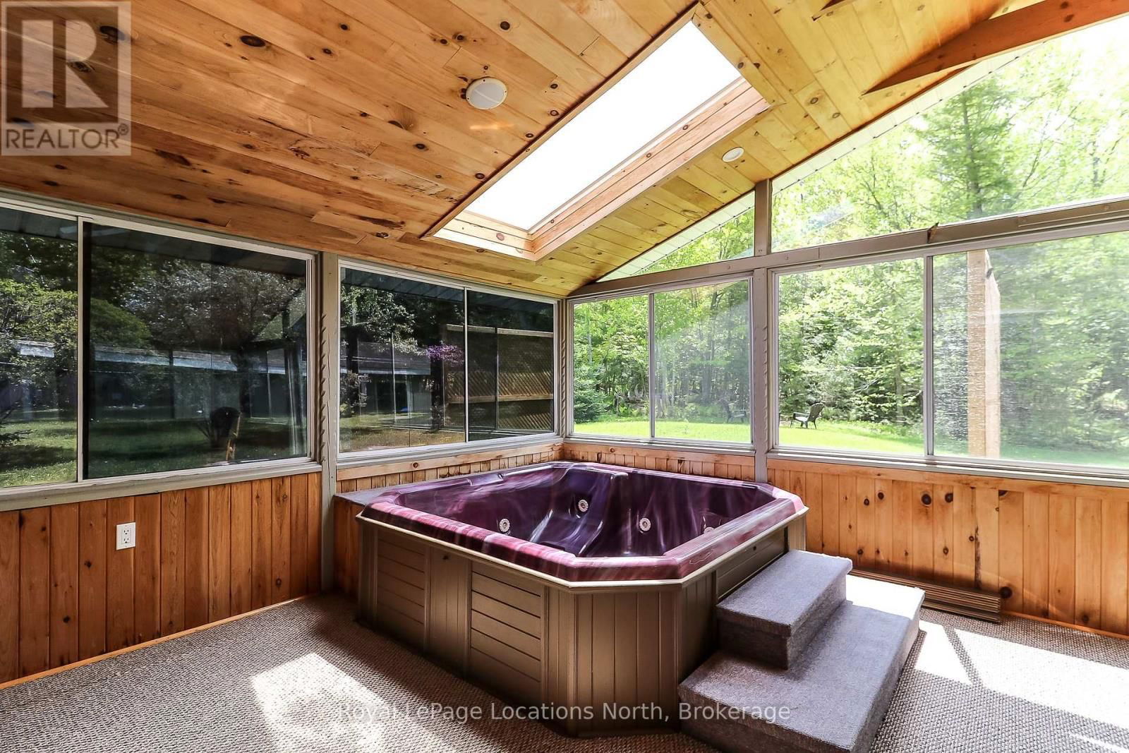 2198 CHAMPLAIN ROAD Image 27