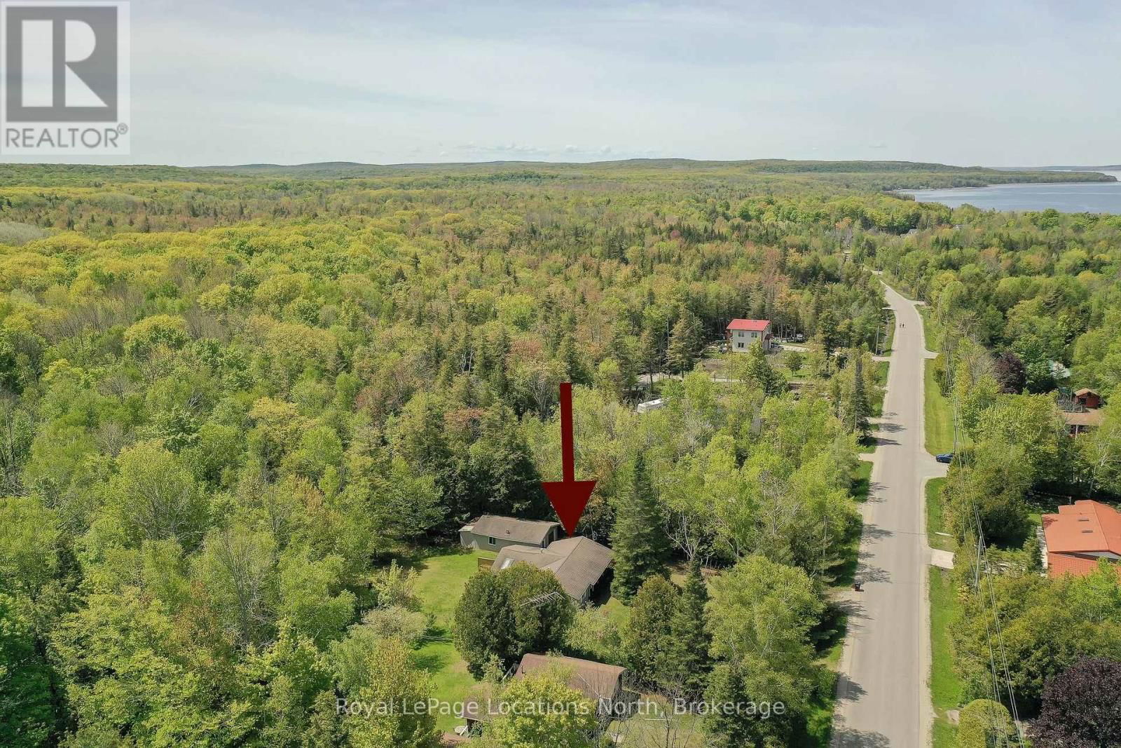 2198 CHAMPLAIN ROAD Image 37