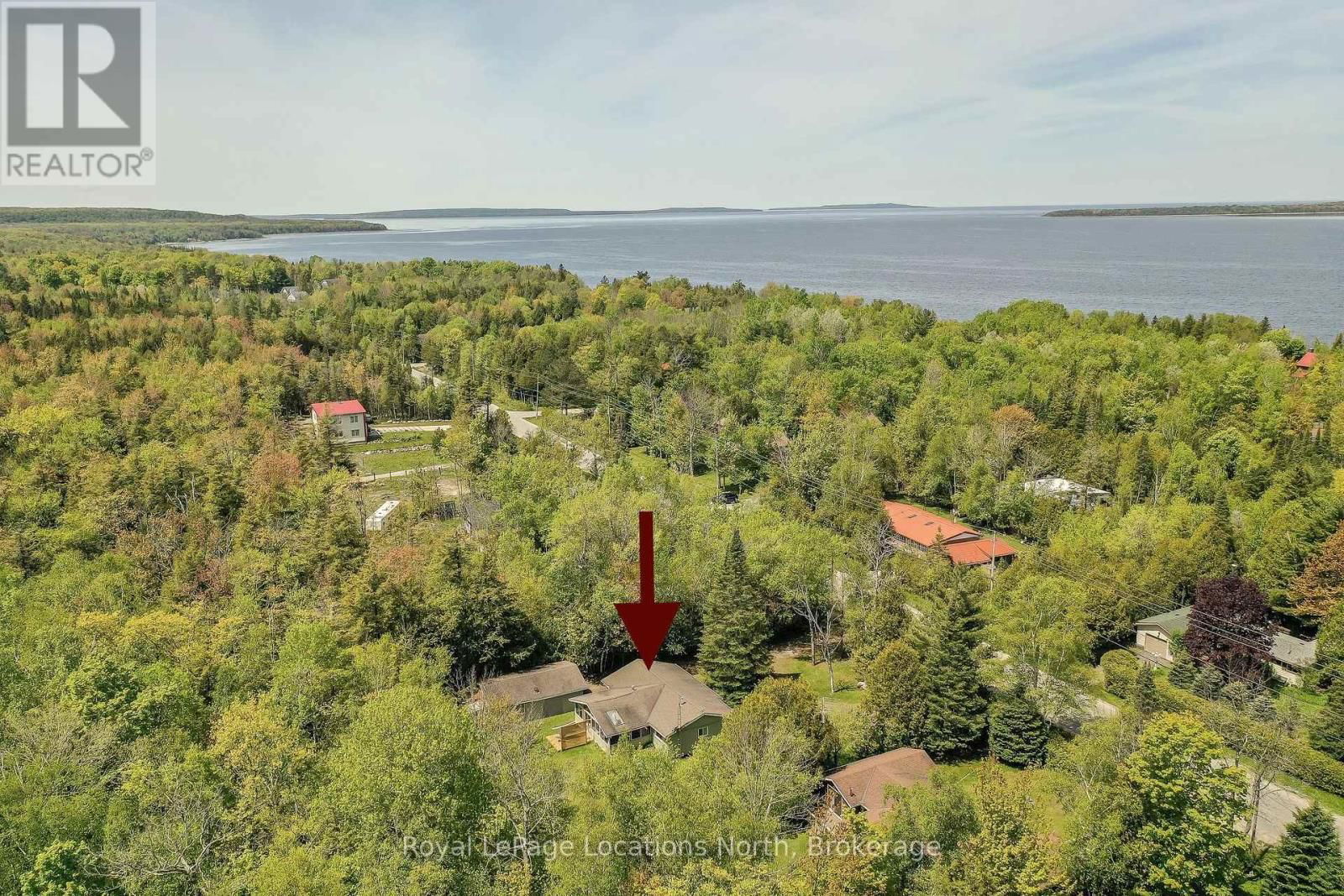 2198 CHAMPLAIN ROAD Image 40