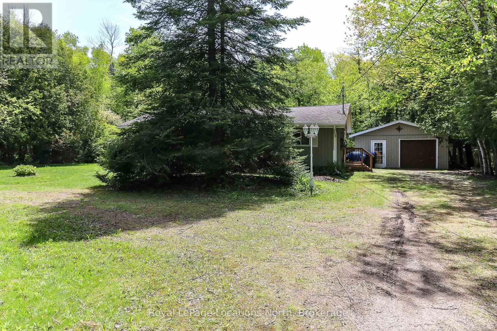 2198 CHAMPLAIN ROAD Image 7