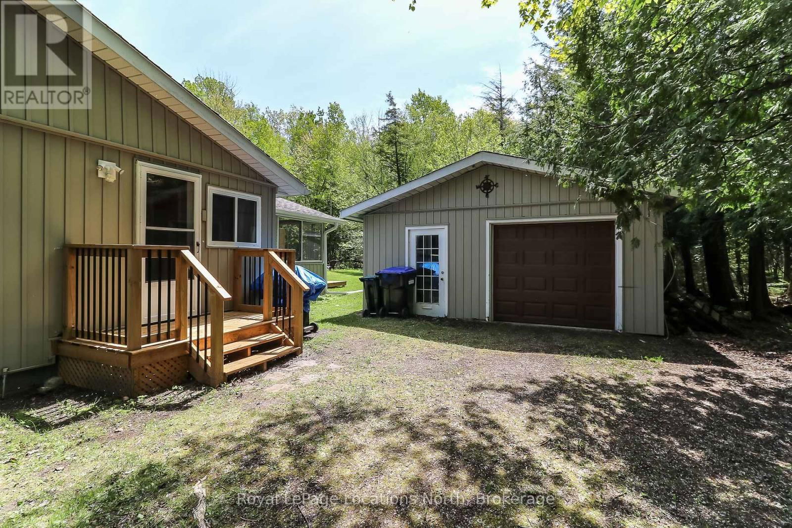 2198 CHAMPLAIN ROAD Image 9