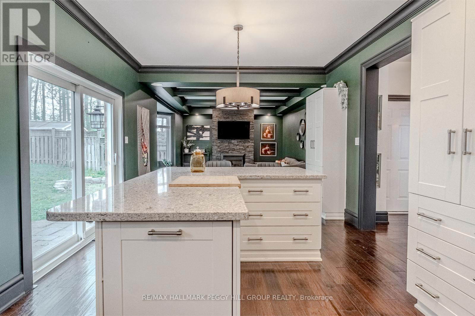 8 THRUSHWOOD DRIVE Image 4