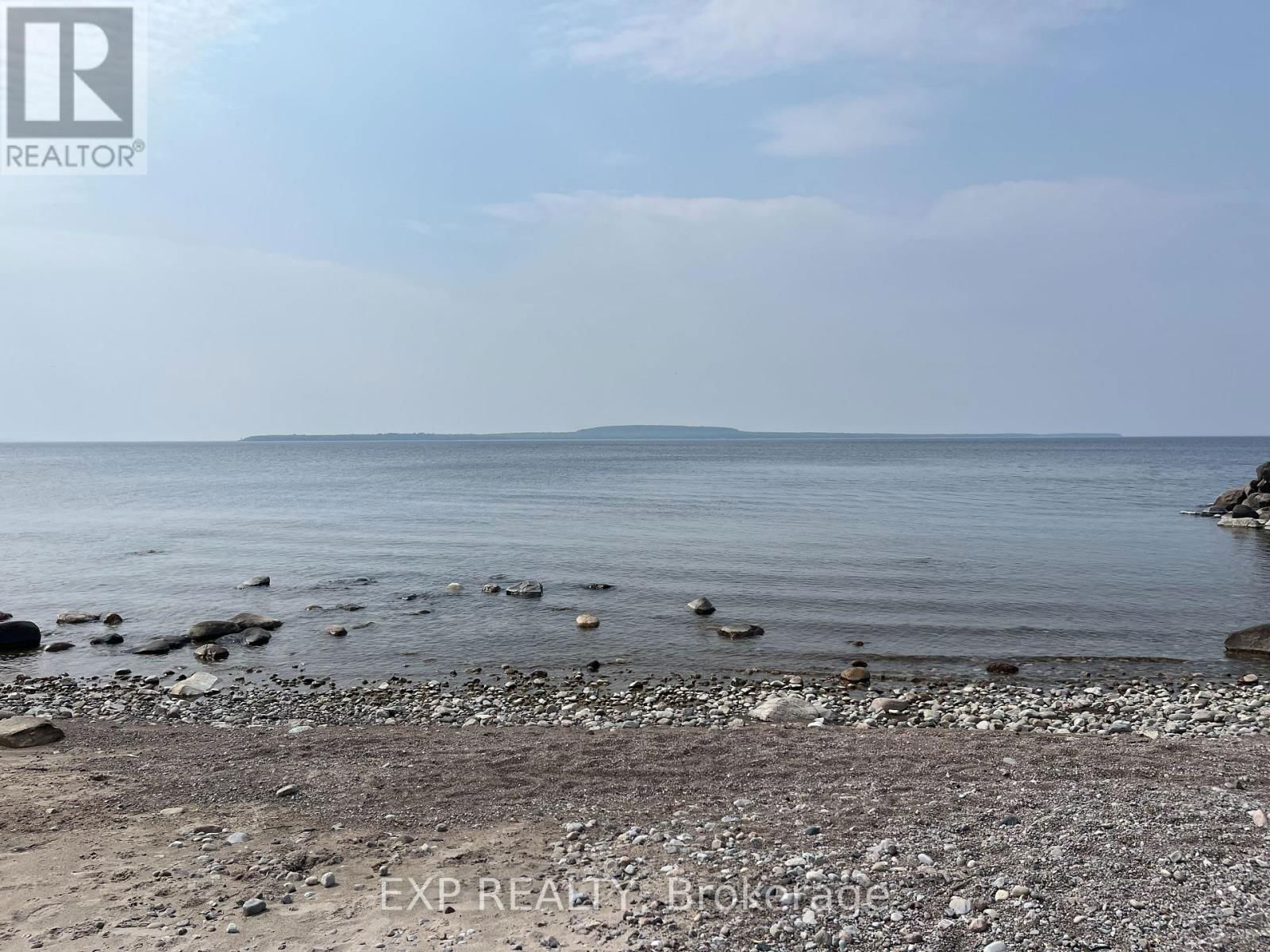 48 IROQUOIS CRESCENT Image 10