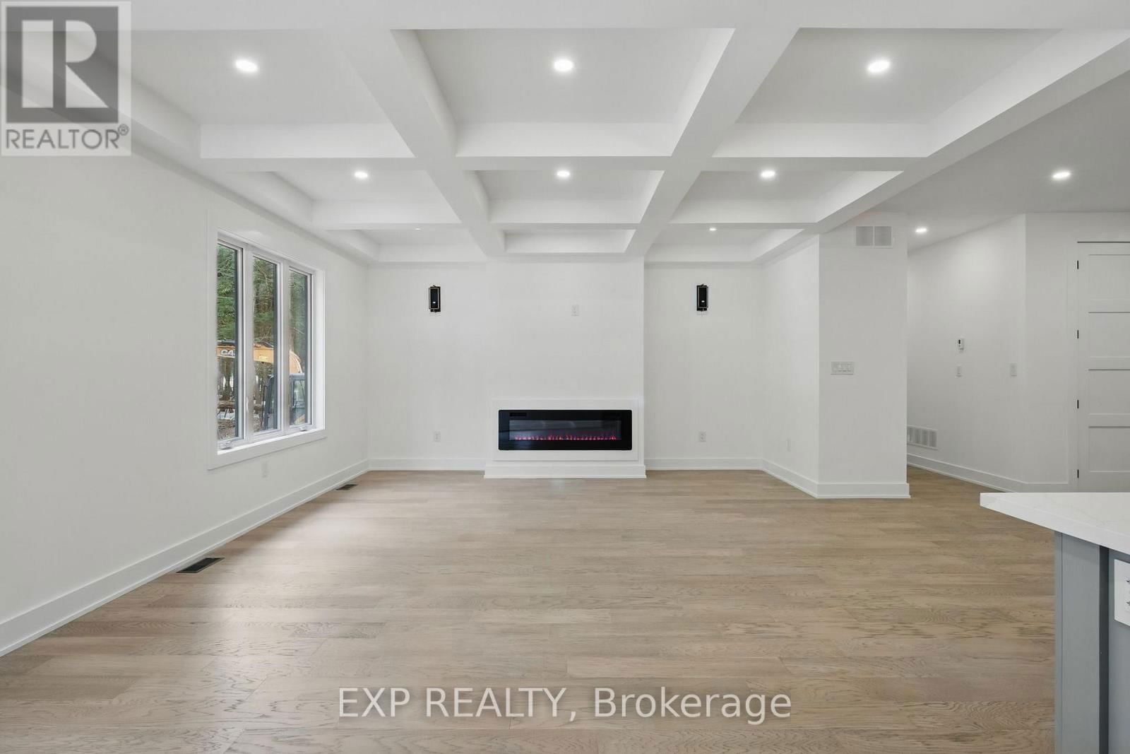 48 IROQUOIS CRESCENT Image 22