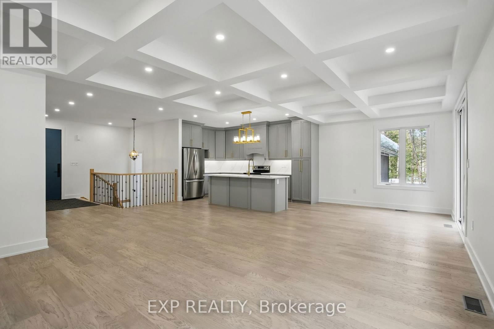 48 IROQUOIS CRESCENT Image 24
