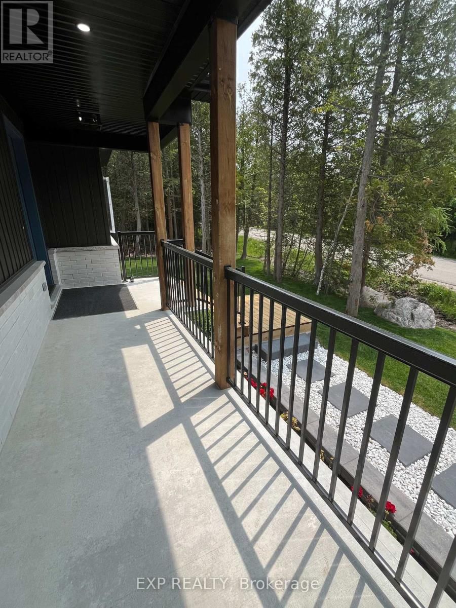 48 IROQUOIS CRESCENT Image 3