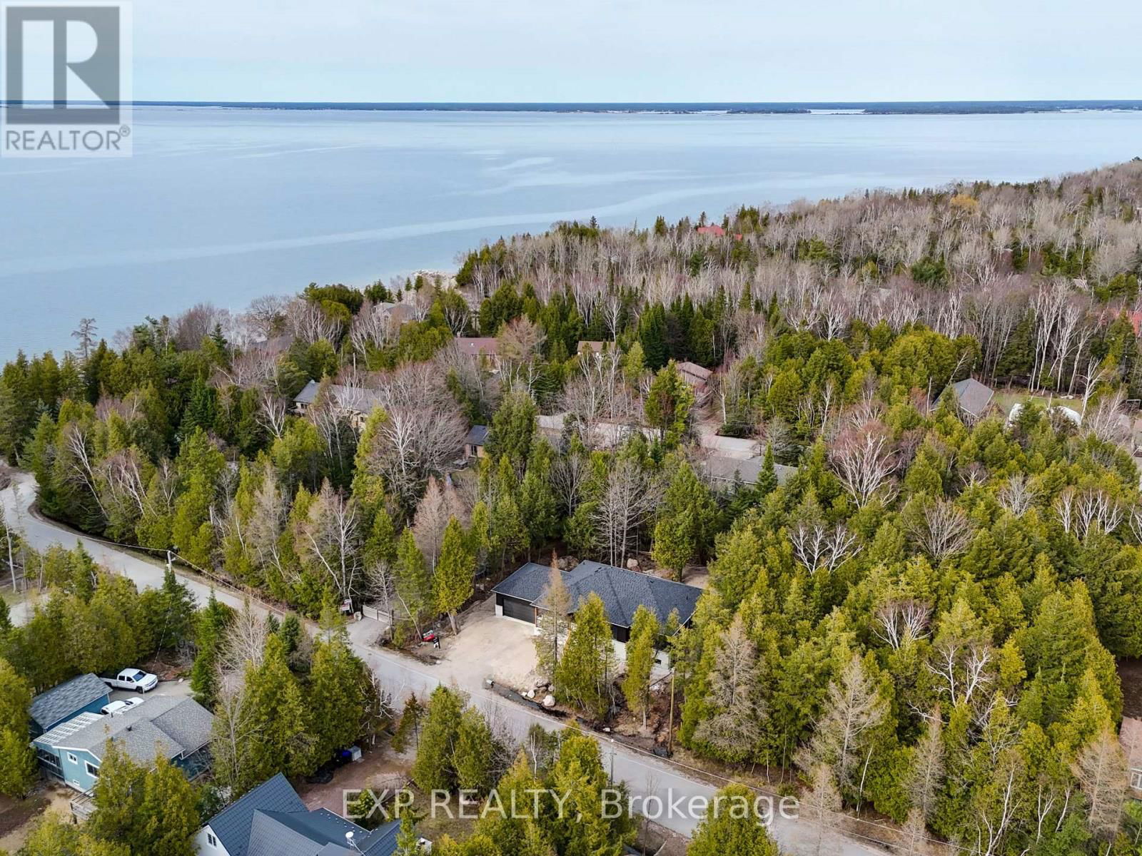 48 IROQUOIS CRESCENT Image 40