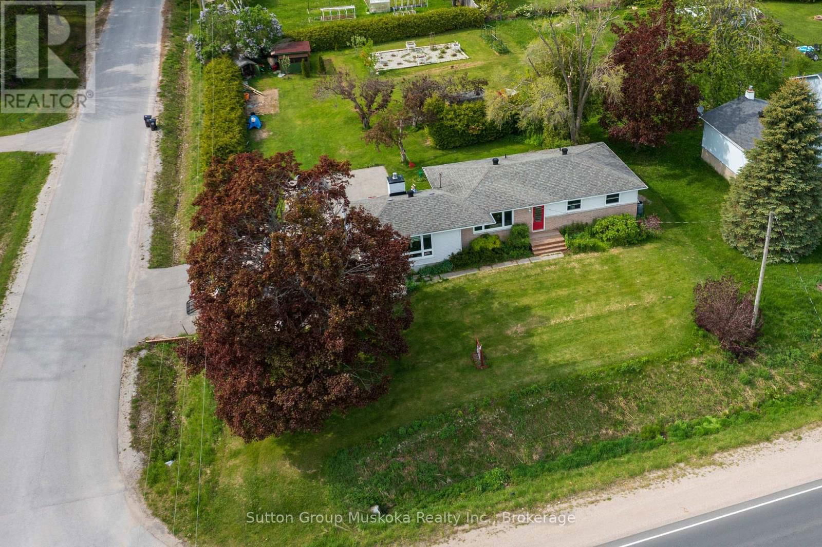 3 EDITH DRIVE Image 1