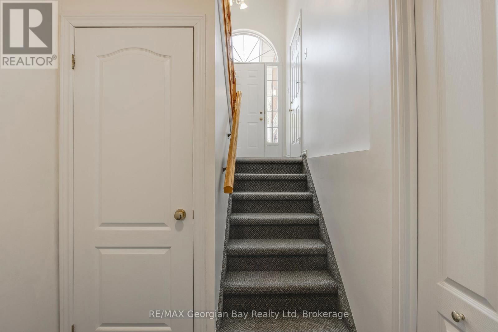 20 - 90 THOMPSON ROAD Image 18