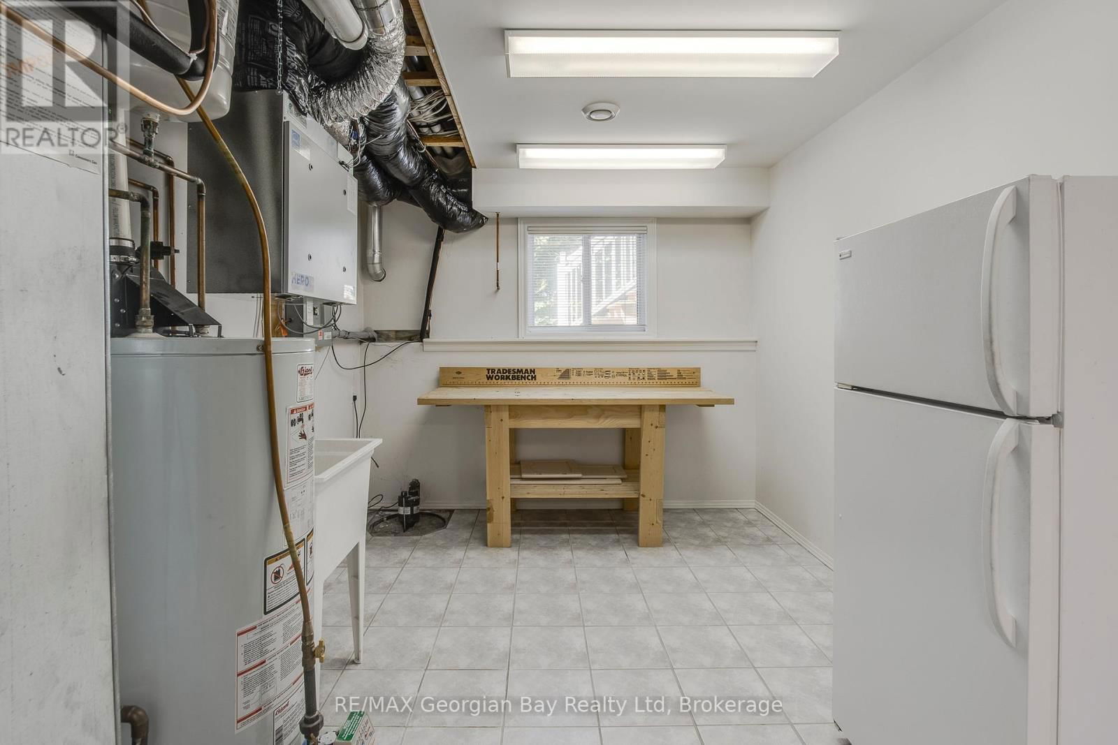 20 - 90 THOMPSON ROAD Image 25