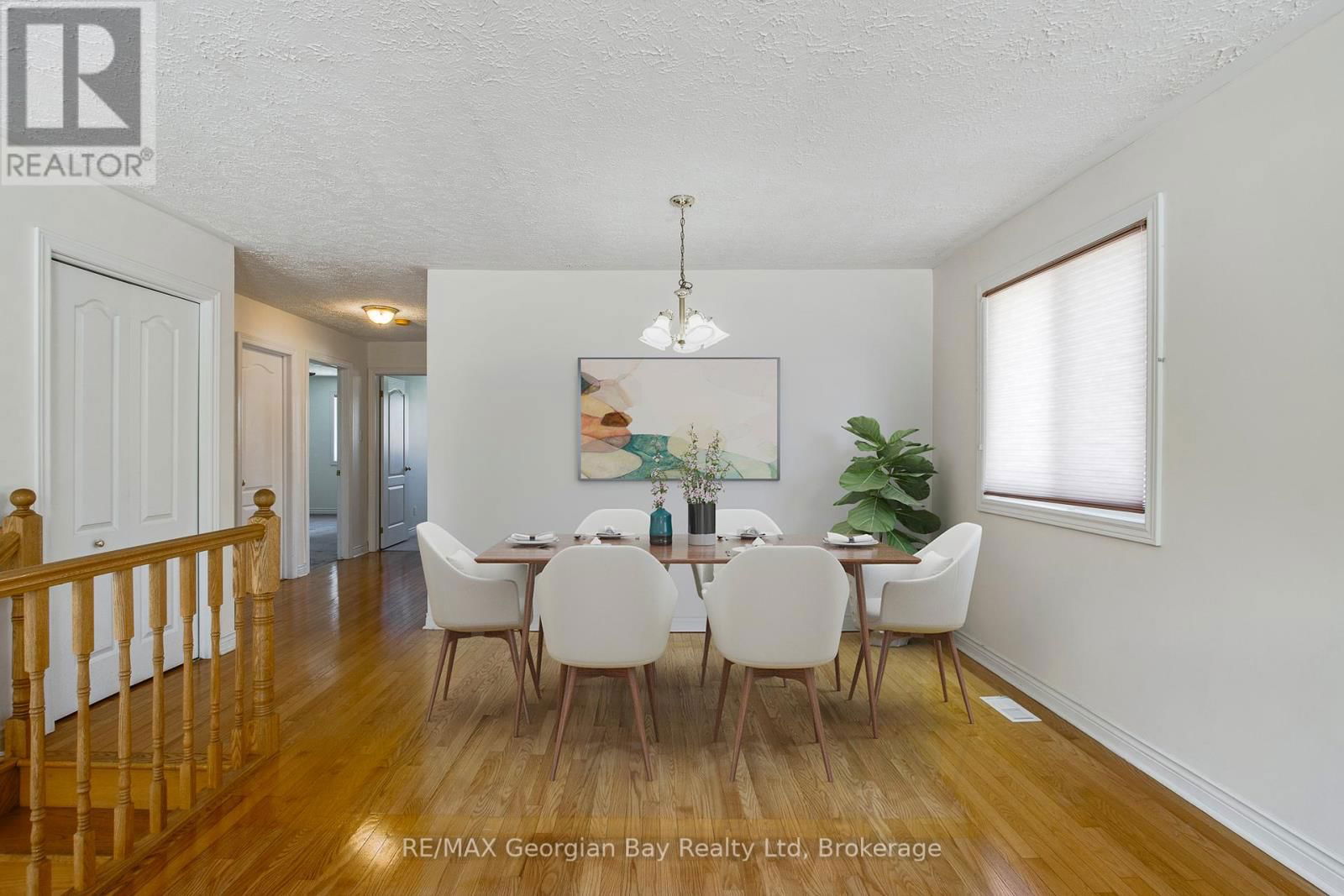 20 - 90 THOMPSON ROAD Image 9