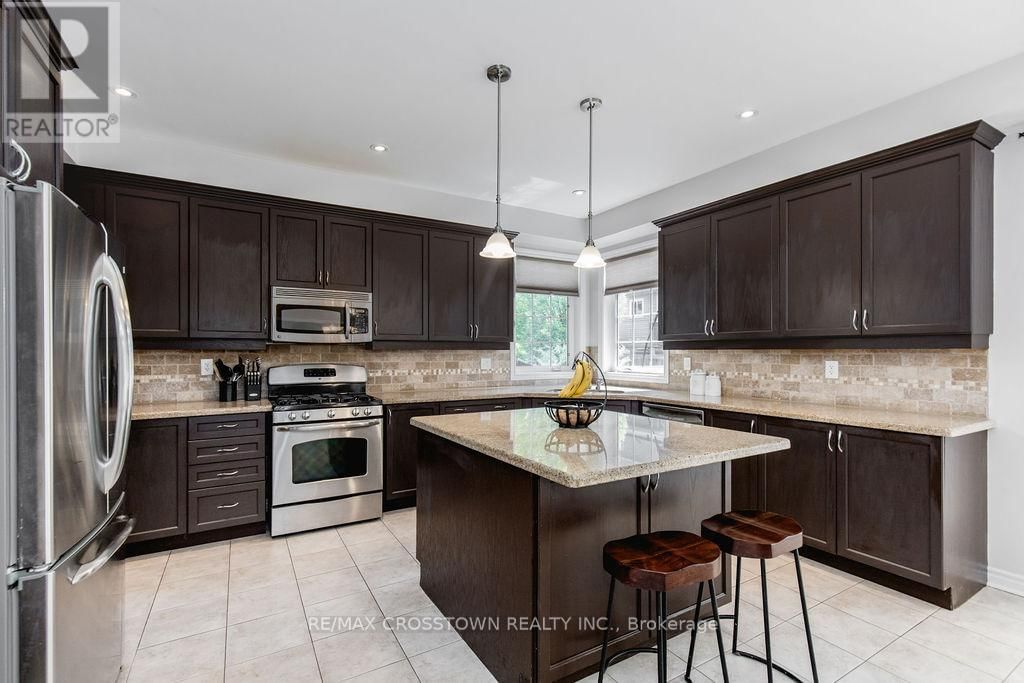 61 THE QUEENSWAY Image 19
