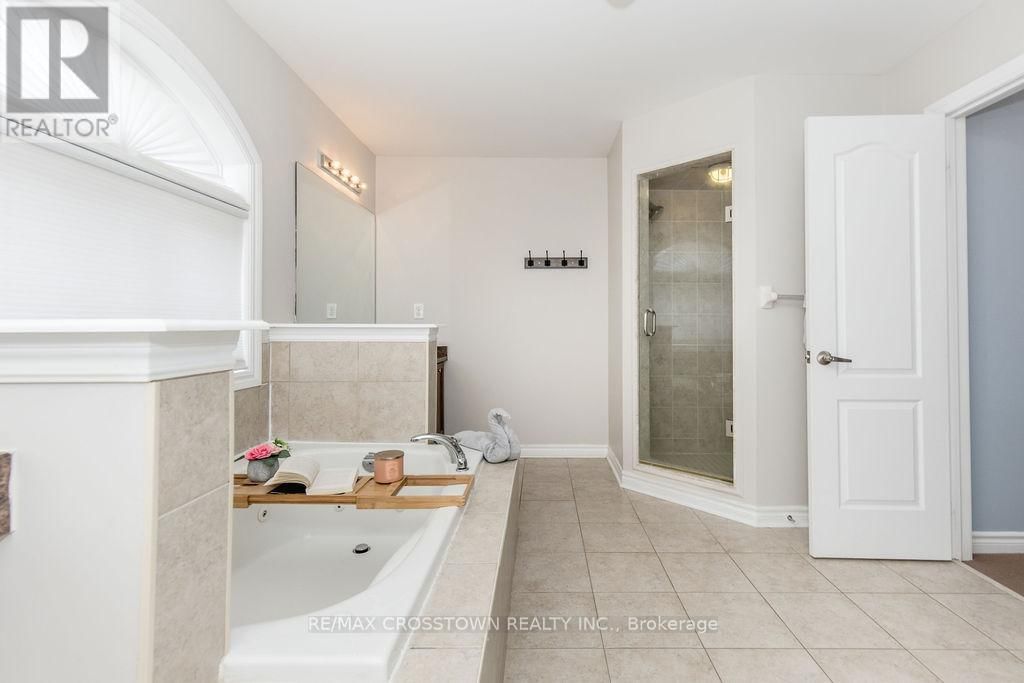 61 THE QUEENSWAY Image 33
