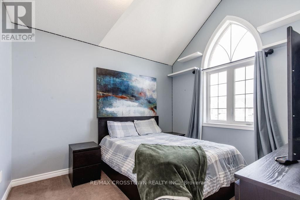 61 THE QUEENSWAY Image 37