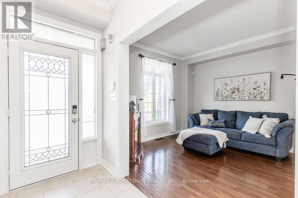 61 THE QUEENSWAY Image 5