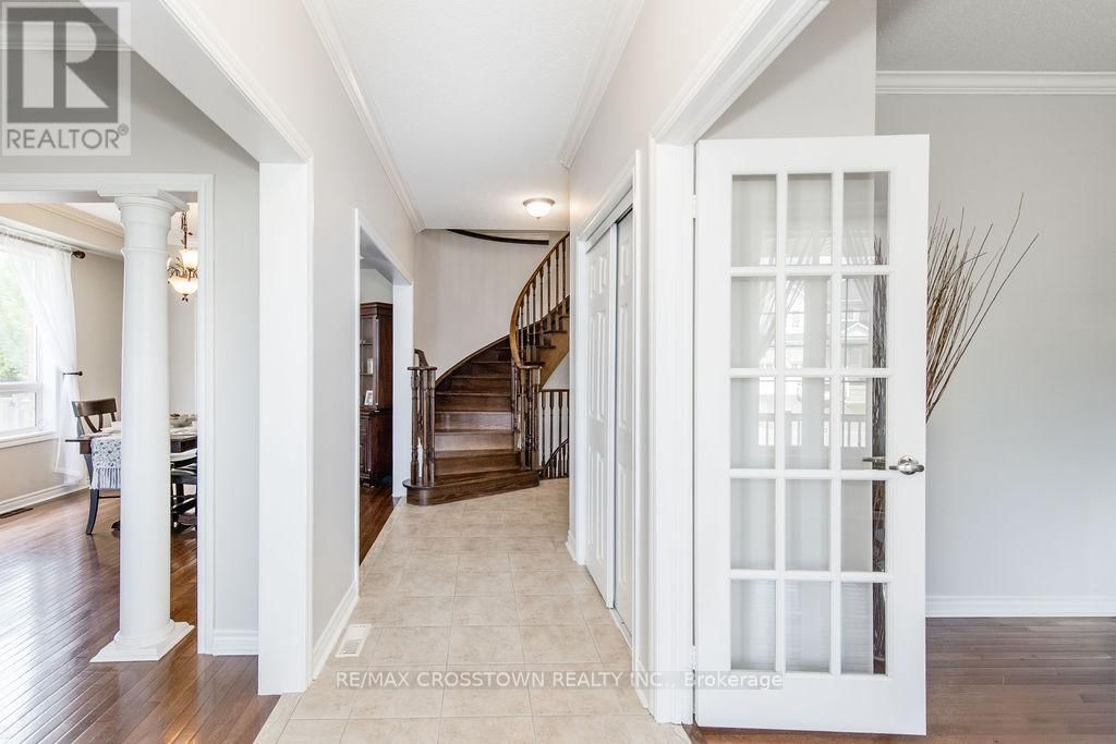 61 THE QUEENSWAY Image 6