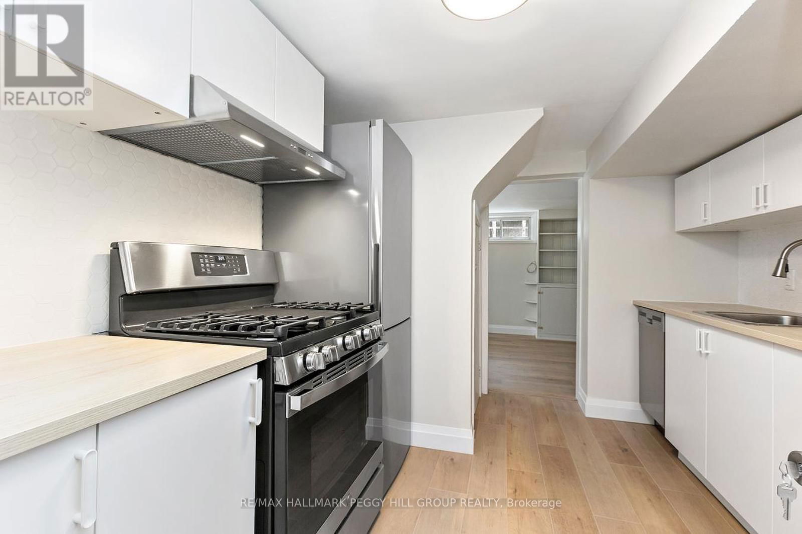 152 OWEN STREET Image 13