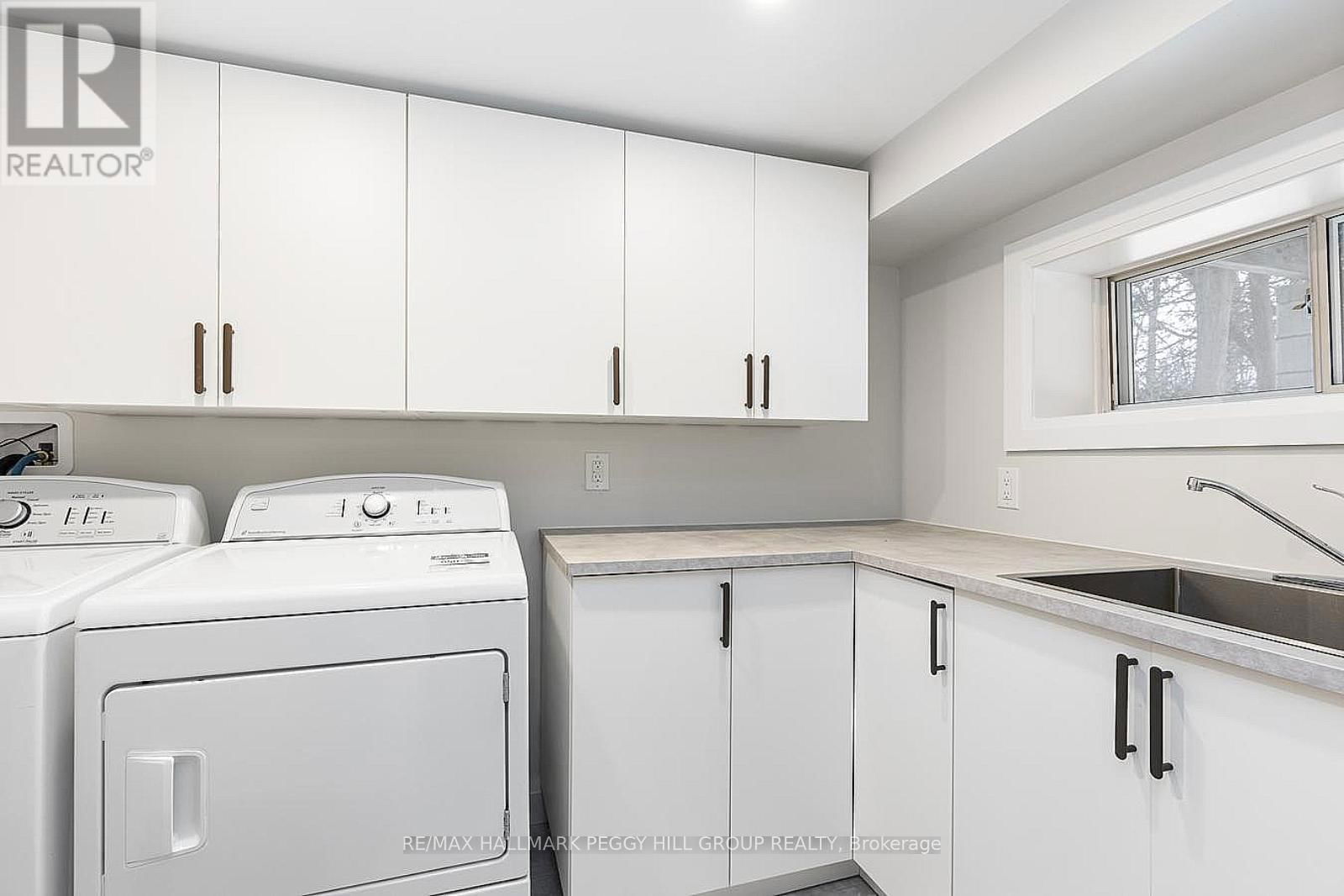 152 OWEN STREET Image 18