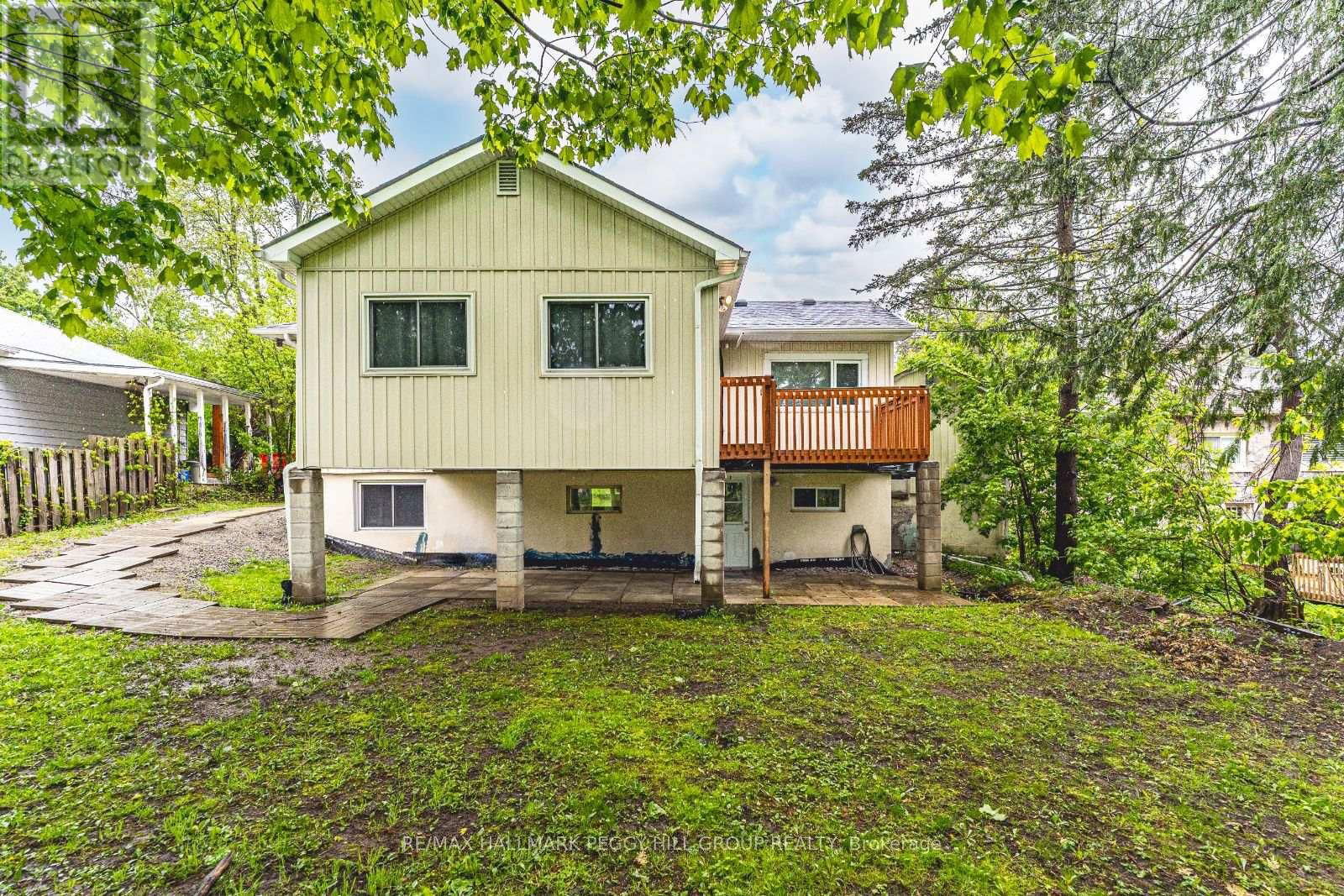 152 OWEN STREET Image 20