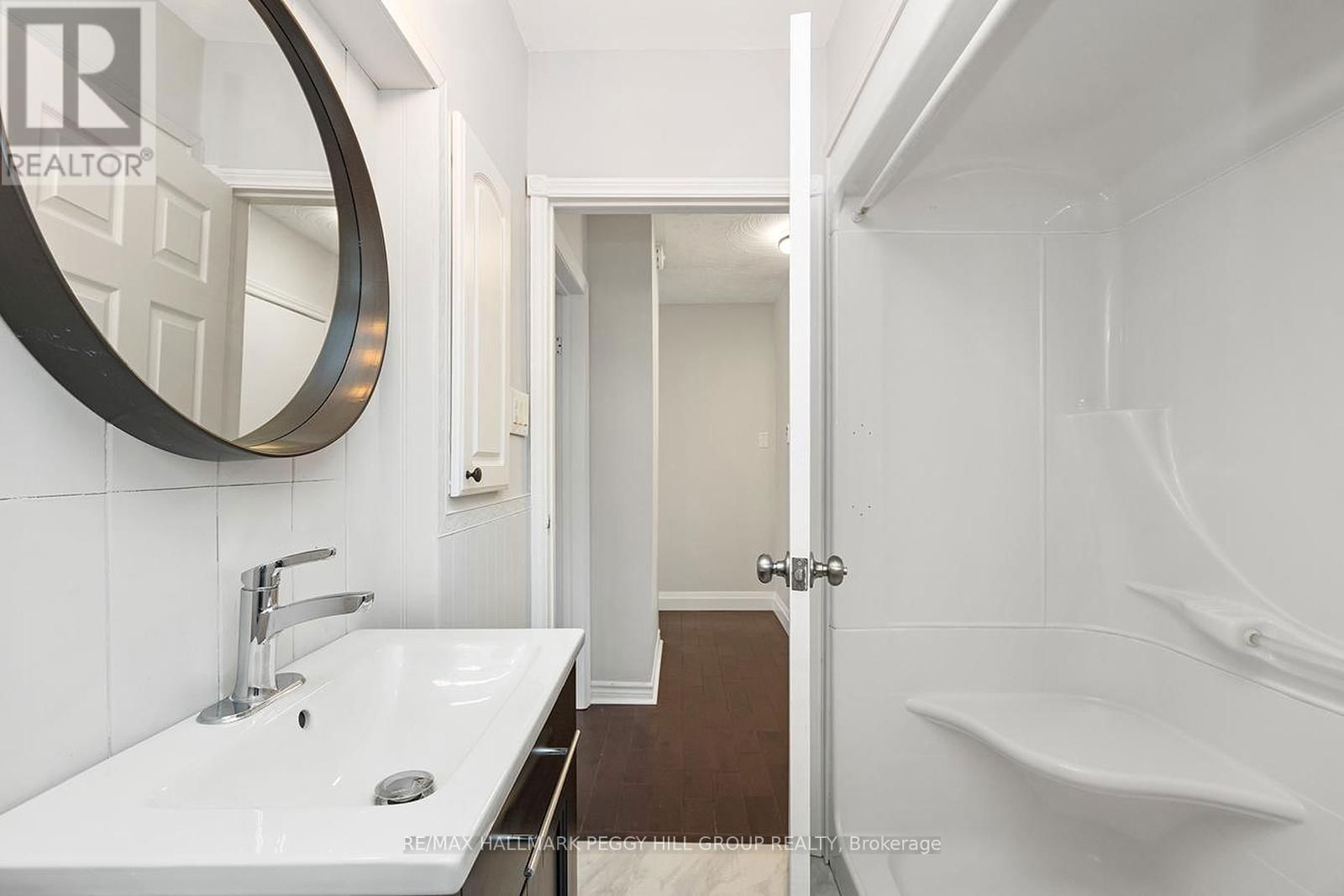 152 OWEN STREET Image 7