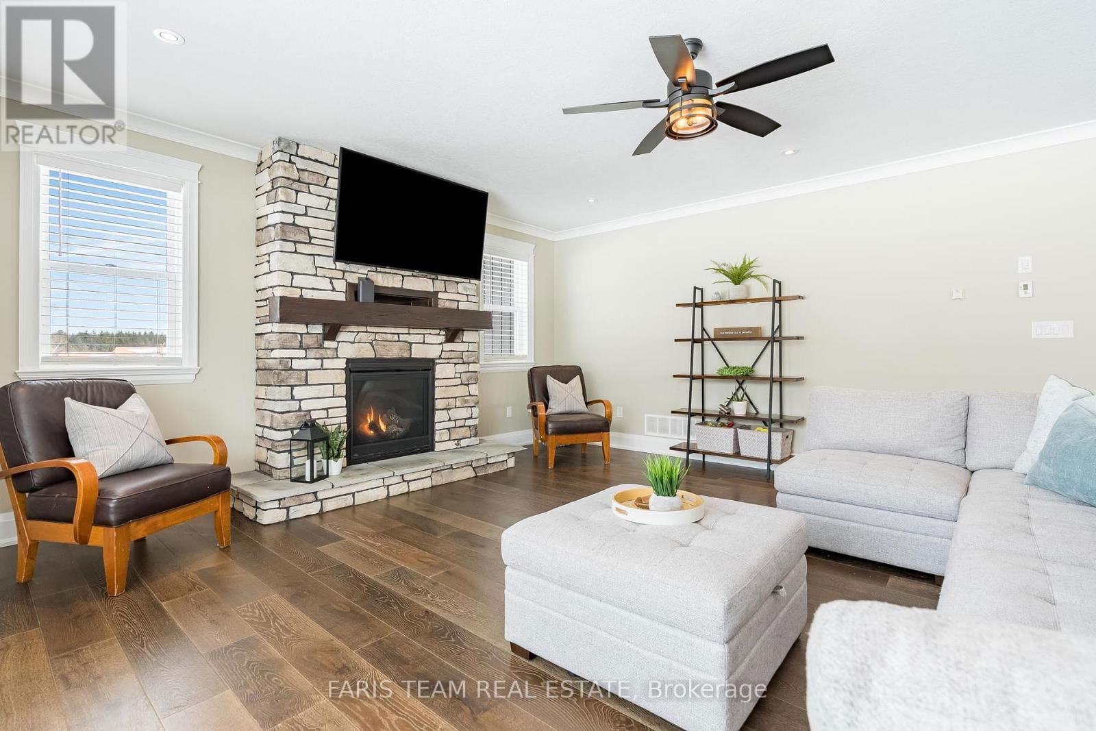 2448 STOCKDALE ROAD Image 12