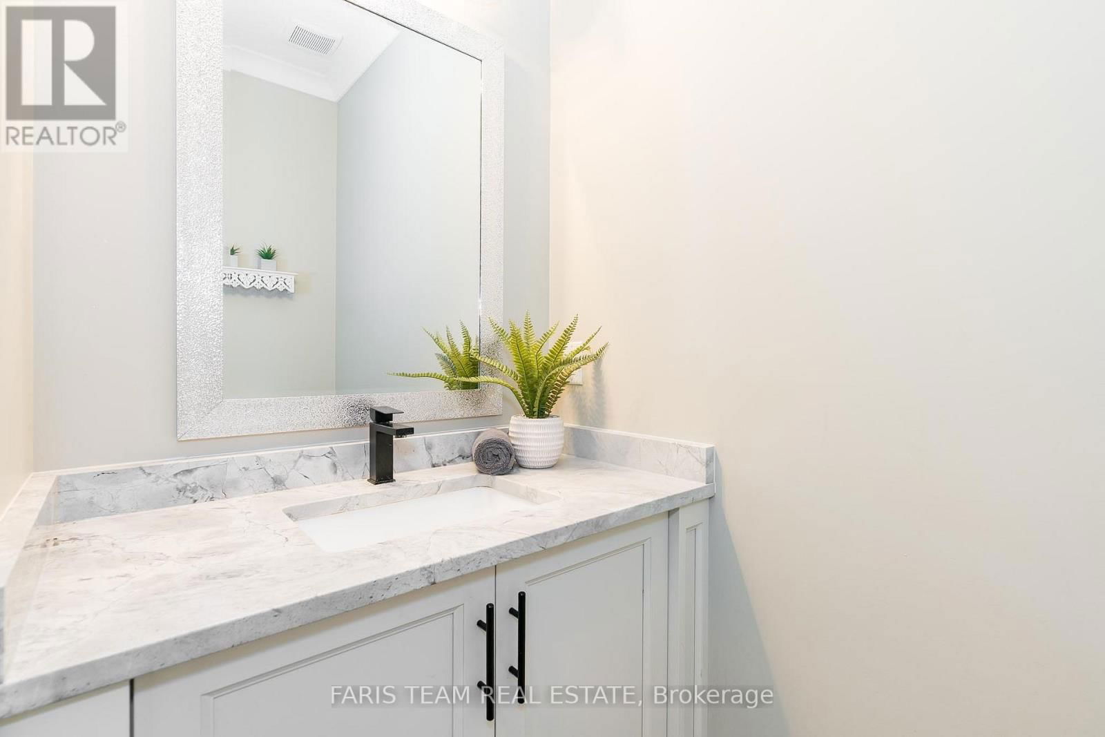 2448 STOCKDALE ROAD Image 14