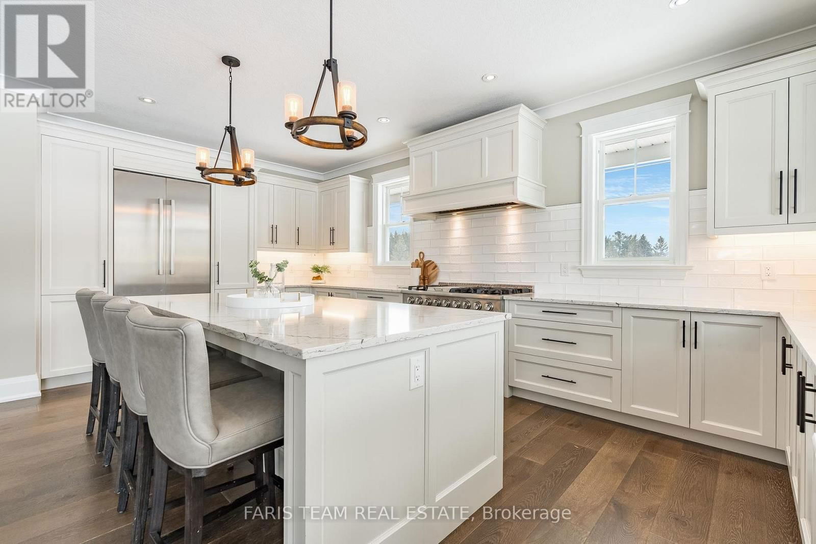 2448 STOCKDALE ROAD Image 9