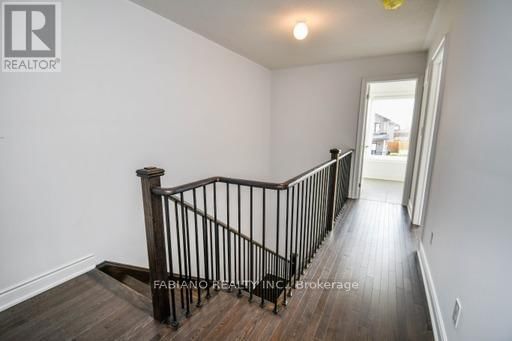36 AUTUMN DRIVE Image 15