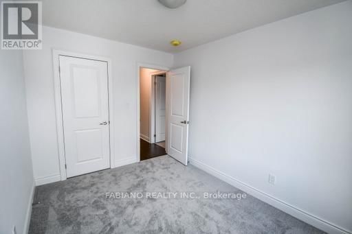 36 AUTUMN DRIVE Image 16
