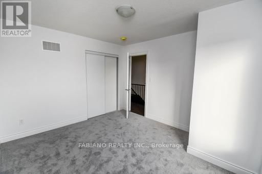 36 AUTUMN DRIVE Image 17