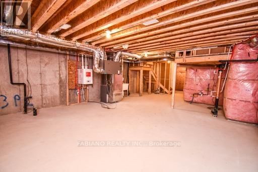 36 AUTUMN DRIVE Image 24