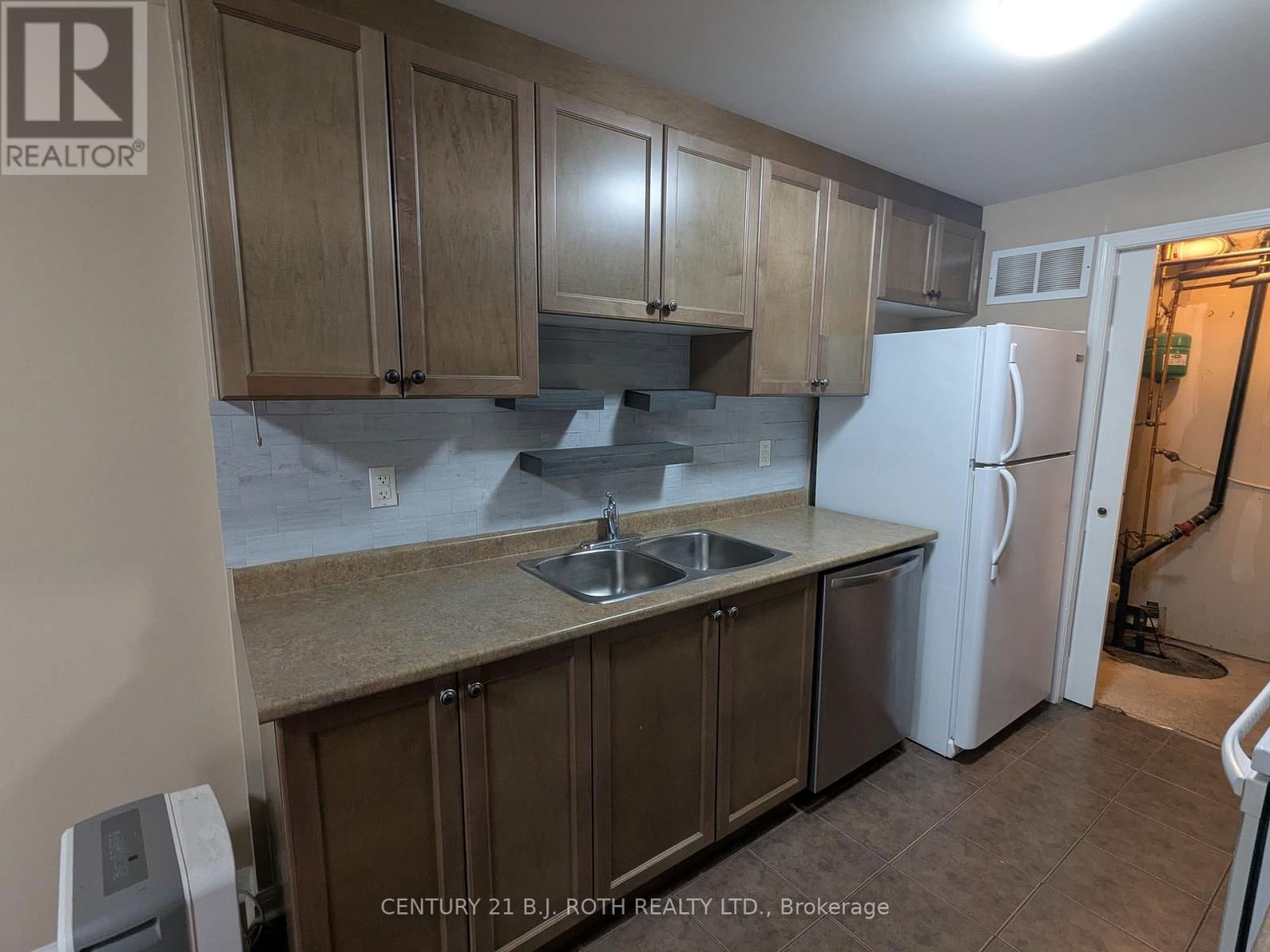 13 - 175 STANLEY STREET Image 8