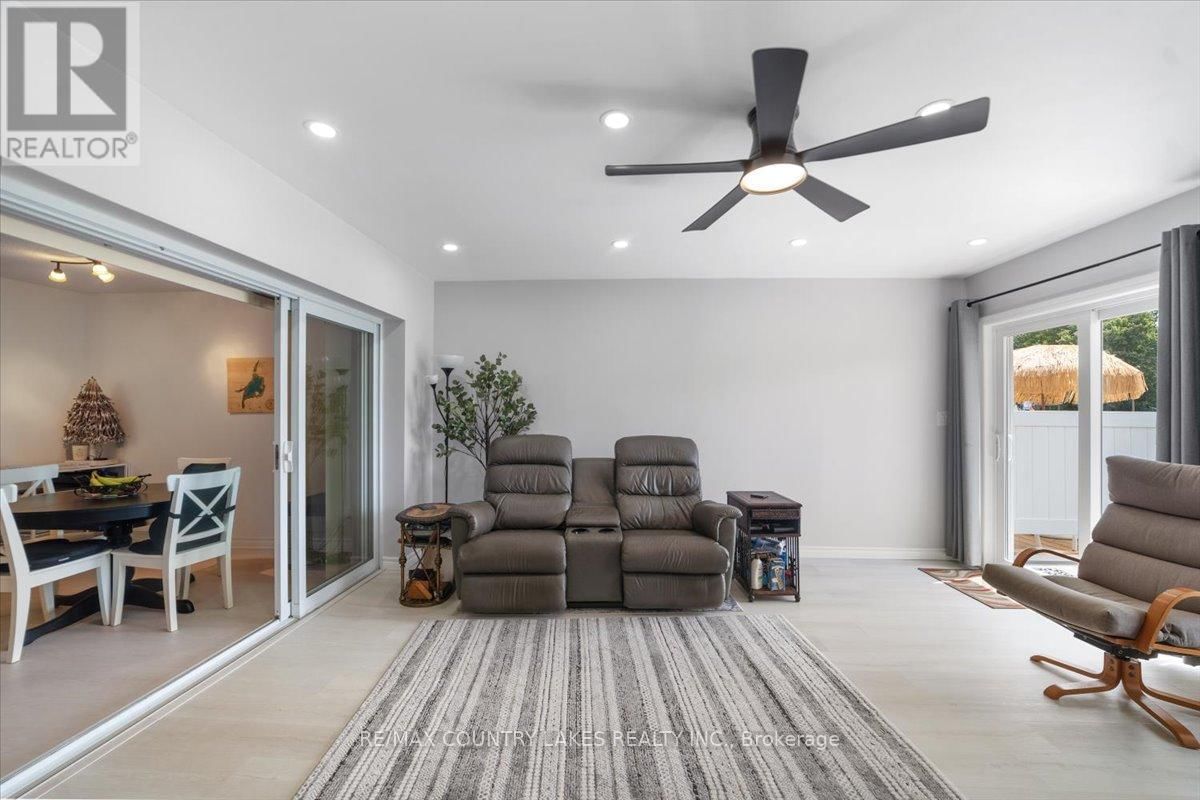 9 - 3 PARADISE BOULEVARD Image 15
